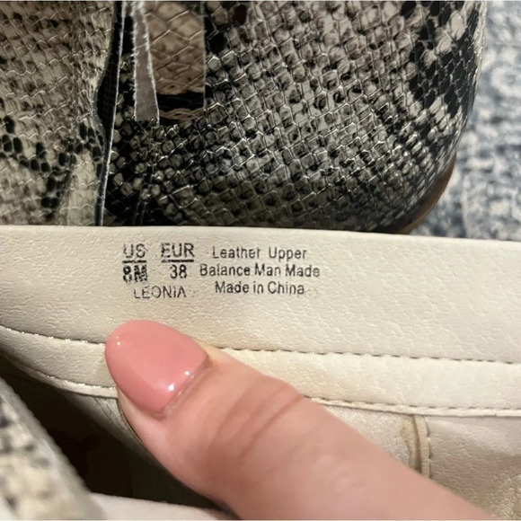 NWT SAM EDELMAN Leonia Buckle Pointed Toe Snakeskin Ankle Booties - Picture 12 of 12